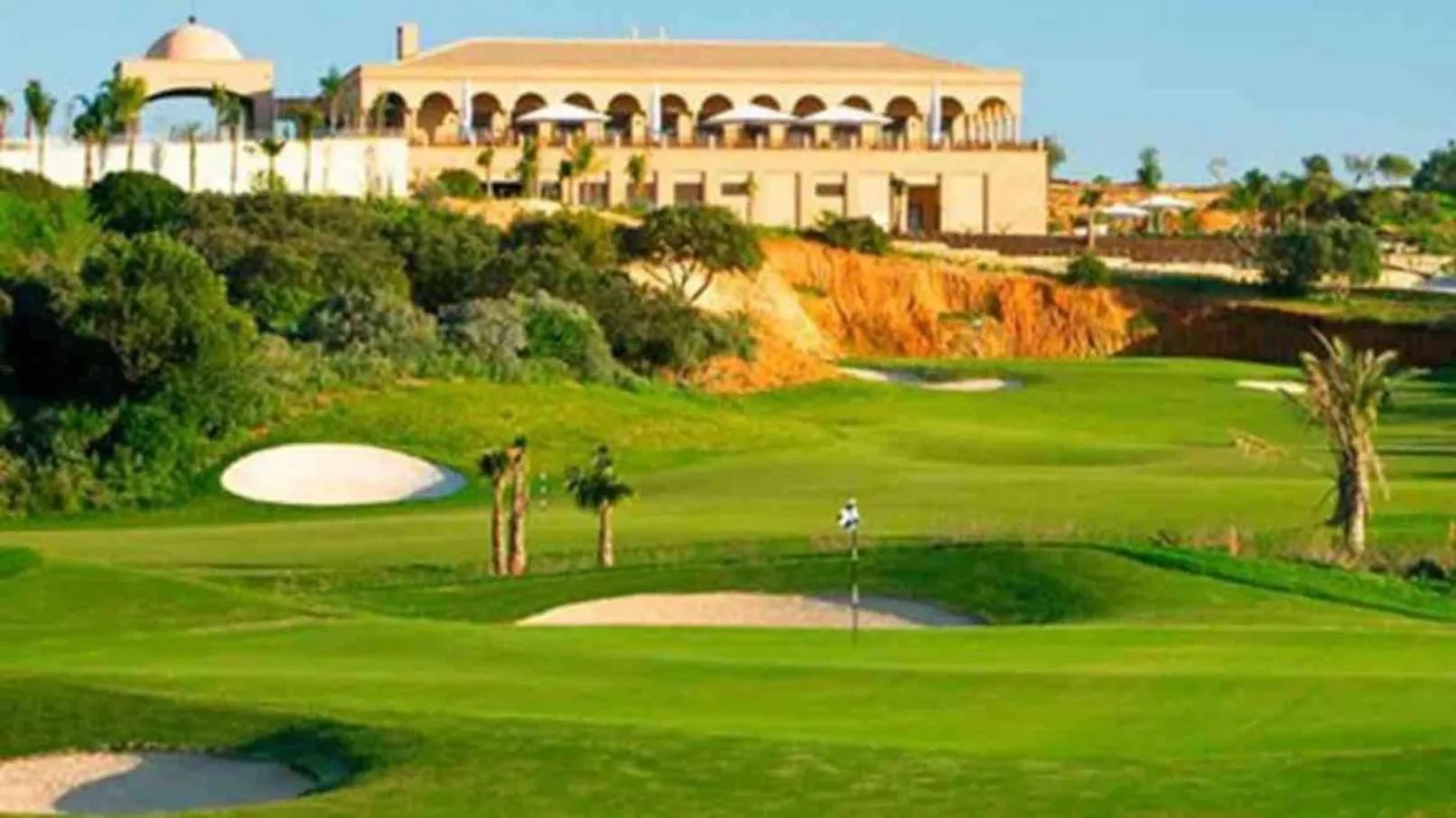 Stylish Apartment With View Portimao