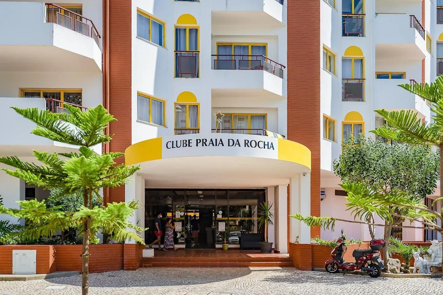 Stylish Apartment With View Portimao