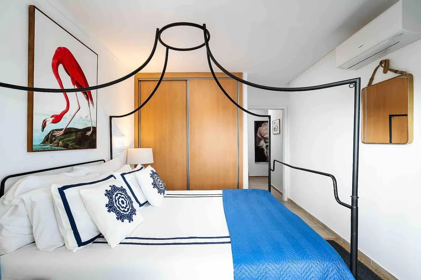 Stylish Apartment With View Portimao