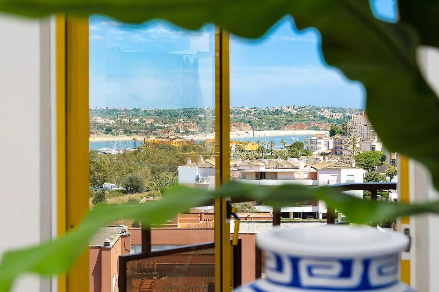 Stylish Apartment With View Portimao