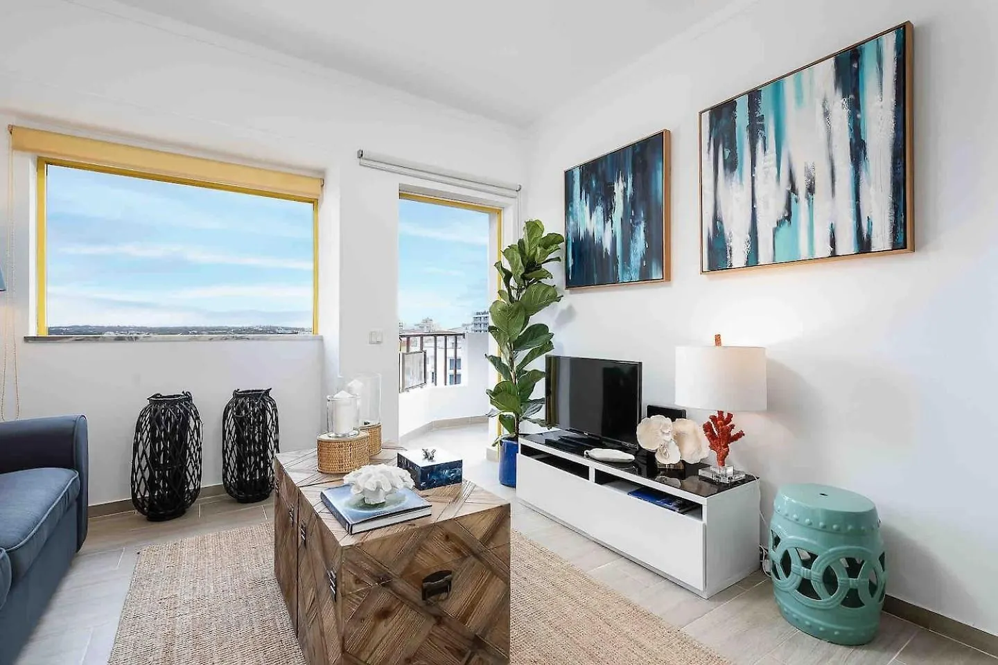 Stylish Apartment With View Portimao Portugal