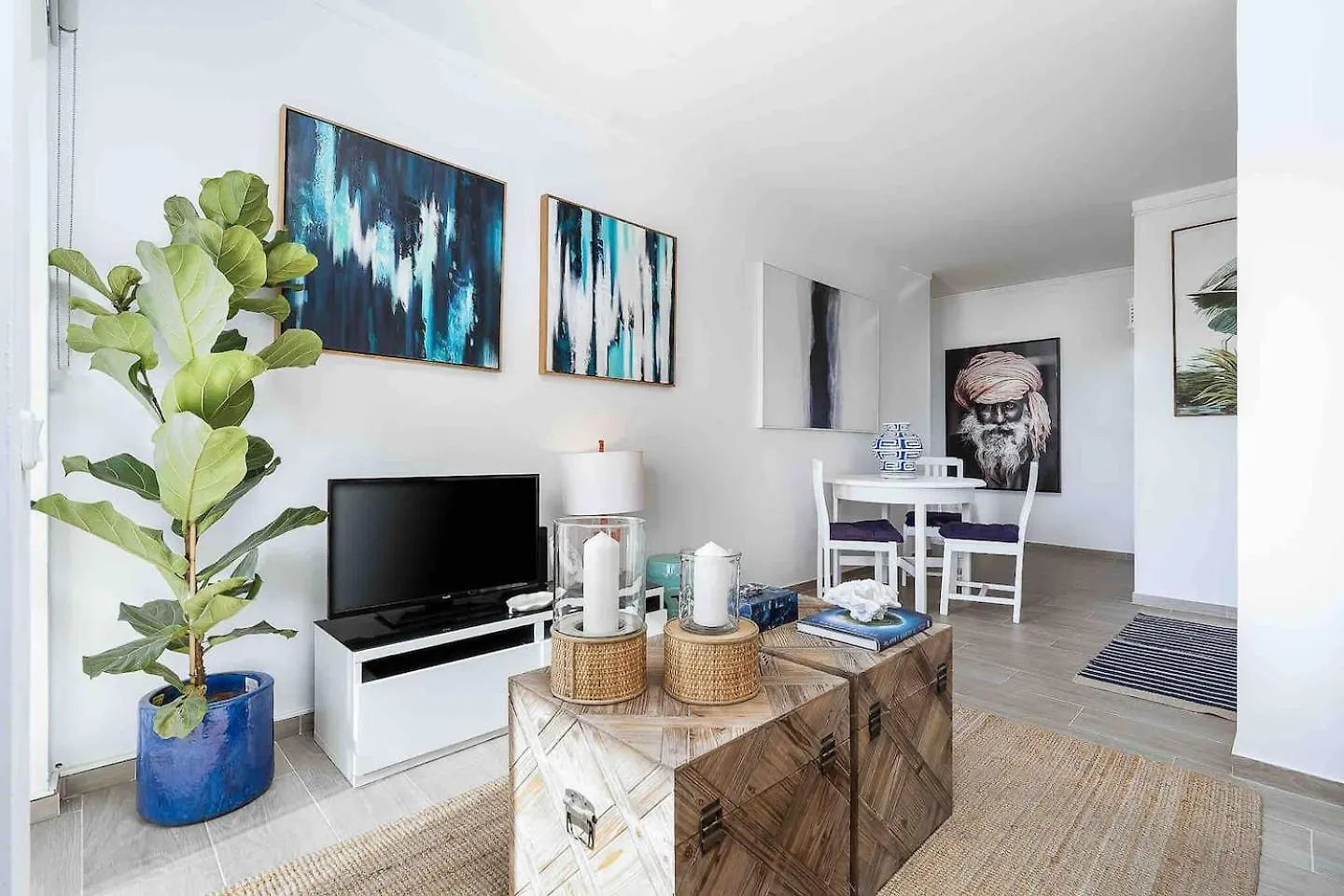 Stylish Apartment With View Portimao
