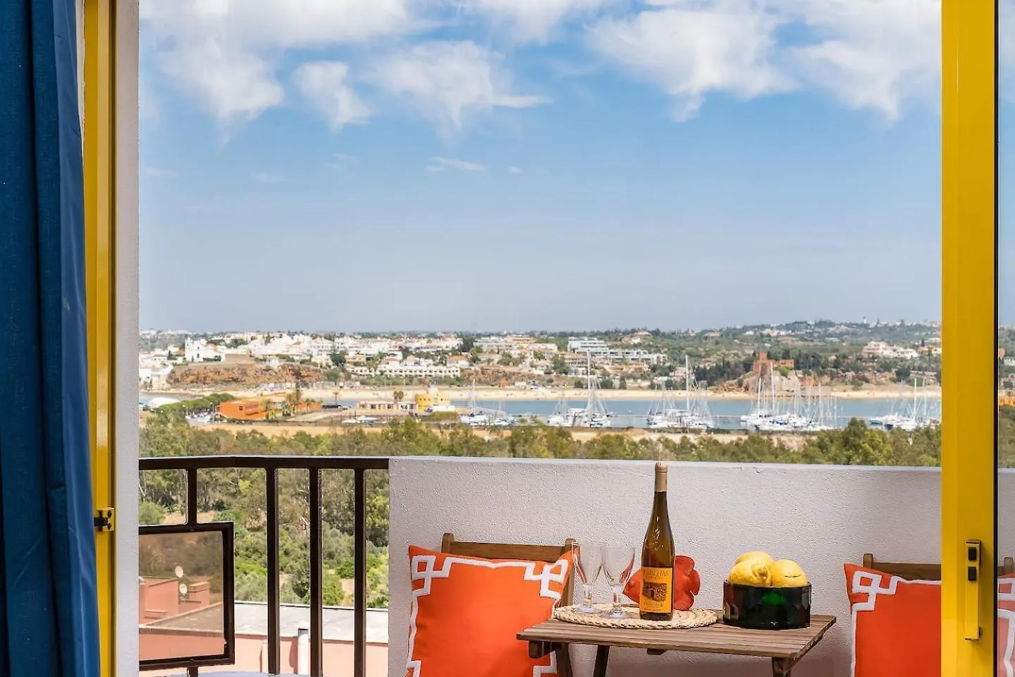 Stylish Apartment With View Portimão Portugal